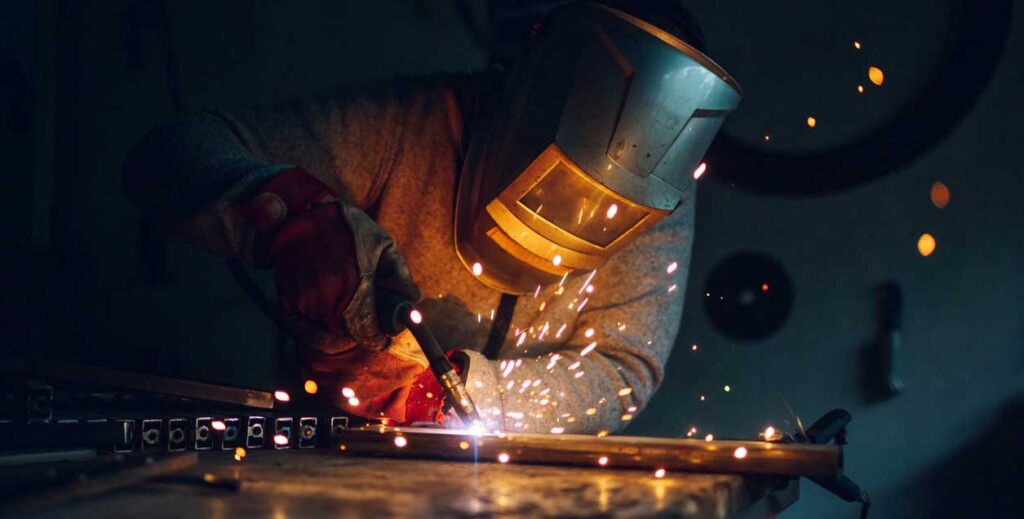 Schweiß- & Antriebstechnik im Schiffbau – Spezialisten, Aufgaben & Gehalt