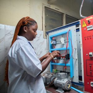 Electronics Technician for Machine and Drive Technology – Training, Career