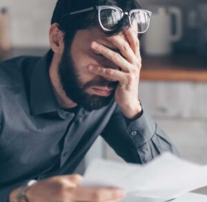 Fictitious Service Contracts: Abuse, Illegal Employment, and Consequences