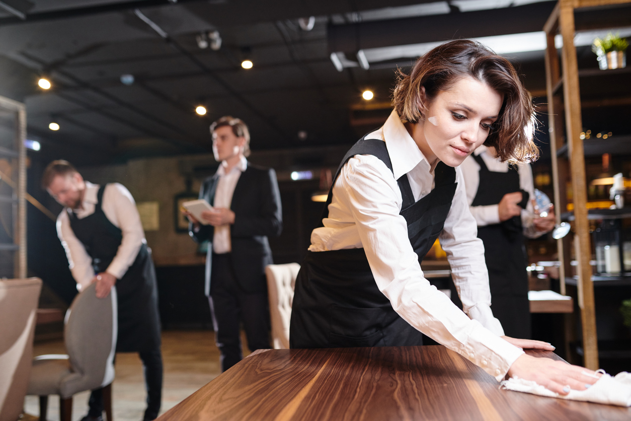 Servicekraft / Kellner im Restaurant oder Bankett