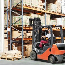 worker driver at warehouse forklift loader works personalleasing sinnvoll